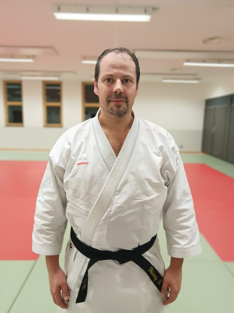 entraineur du club de karaté d'héricourt
